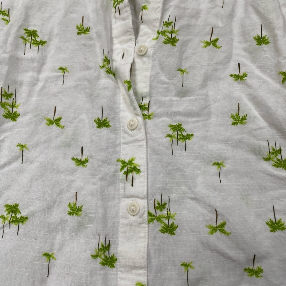 Croft & Barrow Line  Sleeveless blouse with Palm Trees.